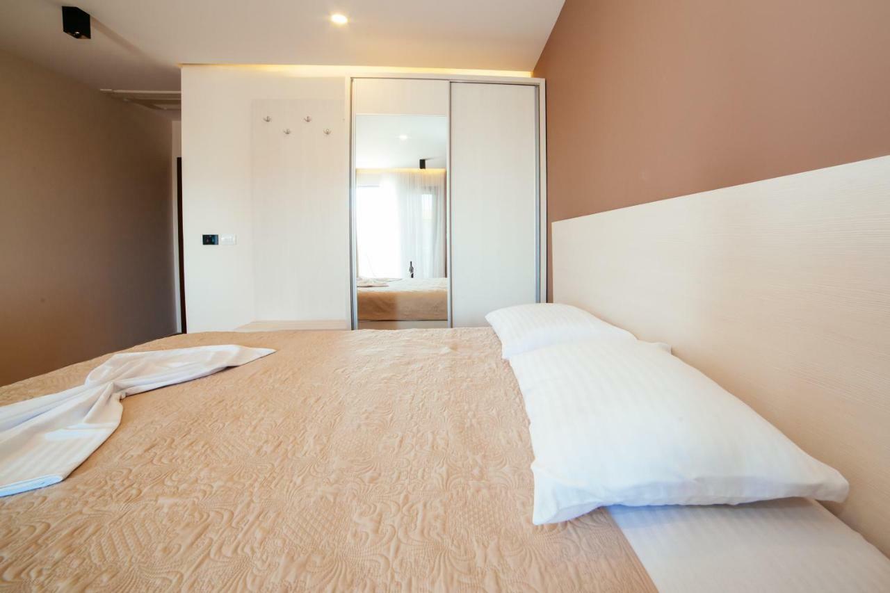 Adriatica Sea & Sun Bed and Breakfast Ulcinj Buitenkant foto