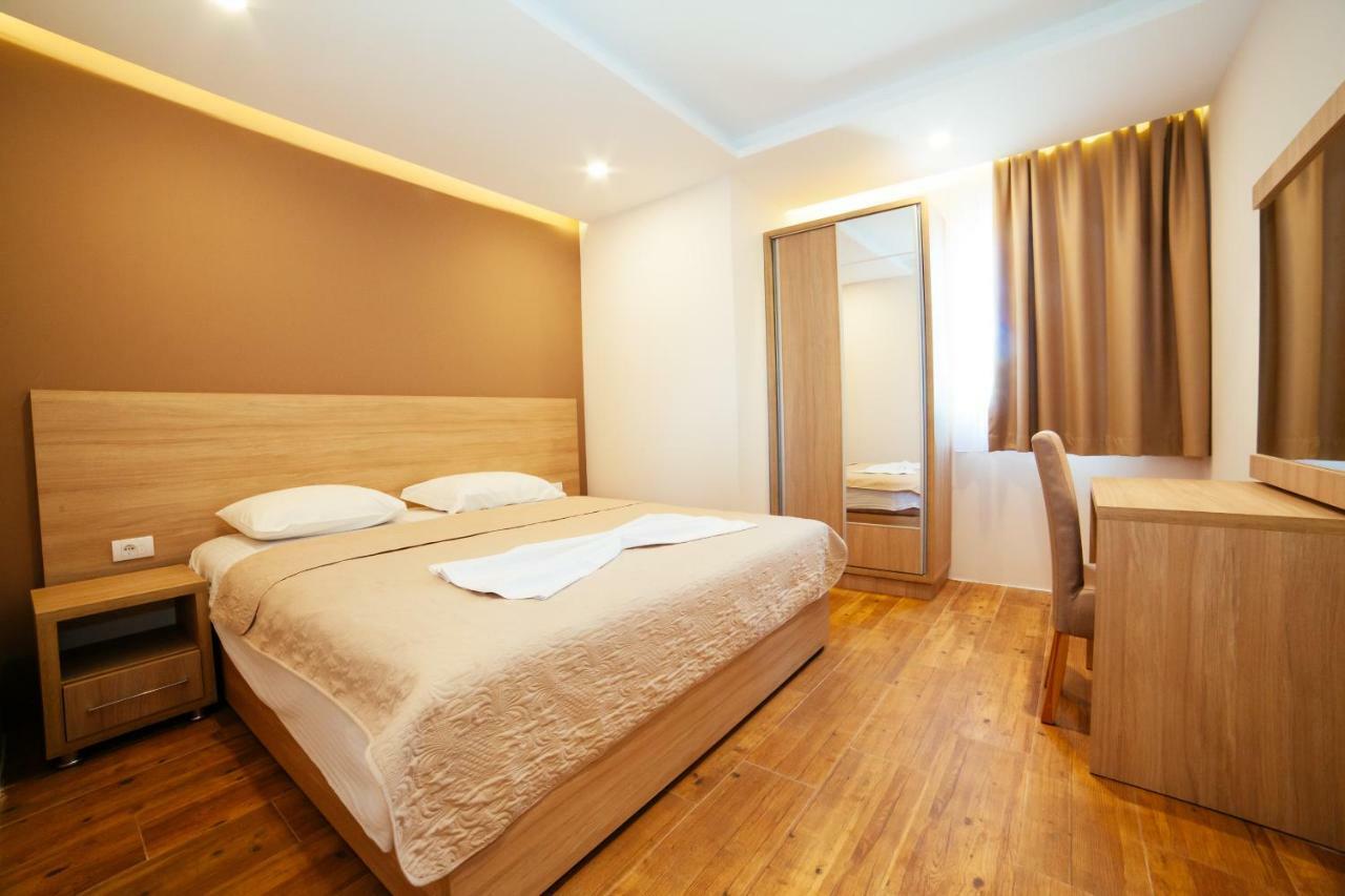 Adriatica Sea & Sun Bed and Breakfast Ulcinj Buitenkant foto