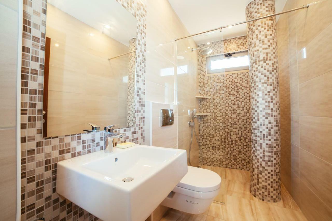Adriatica Sea & Sun Bed and Breakfast Ulcinj Buitenkant foto