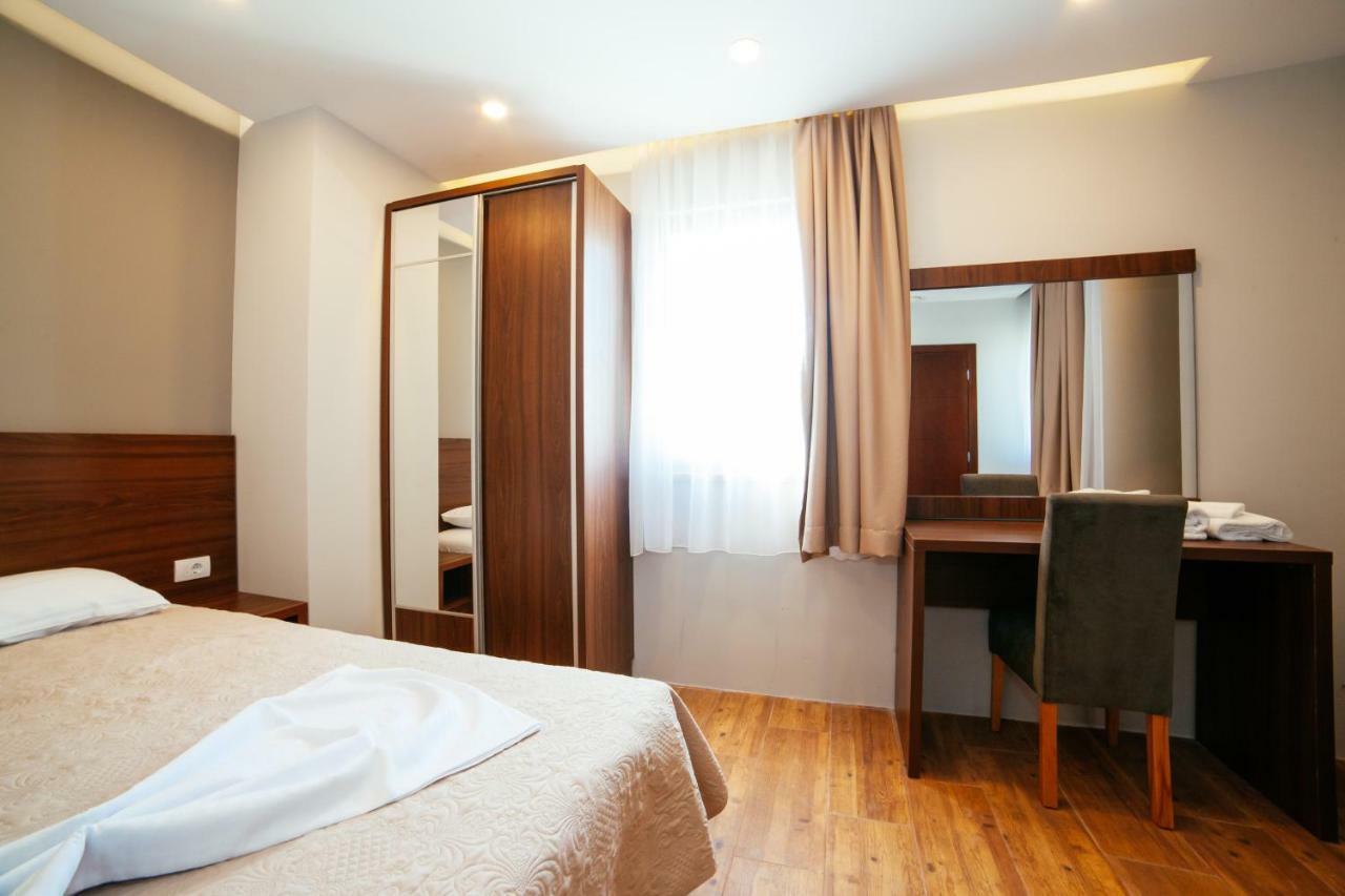 Adriatica Sea & Sun Bed and Breakfast Ulcinj Buitenkant foto