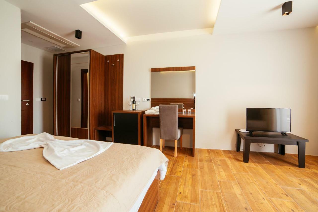Adriatica Sea & Sun Bed and Breakfast Ulcinj Buitenkant foto
