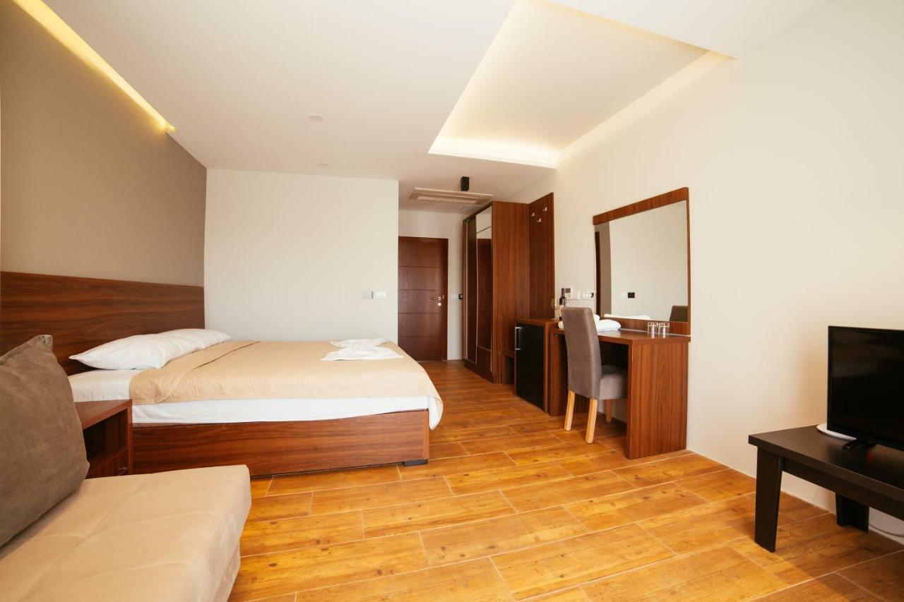 Adriatica Sea & Sun Bed and Breakfast Ulcinj Buitenkant foto