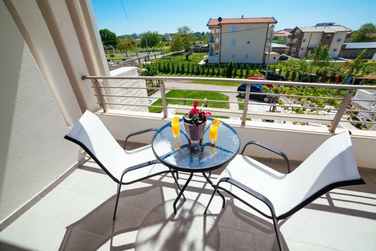 Adriatica Sea & Sun Bed and Breakfast Ulcinj Buitenkant foto
